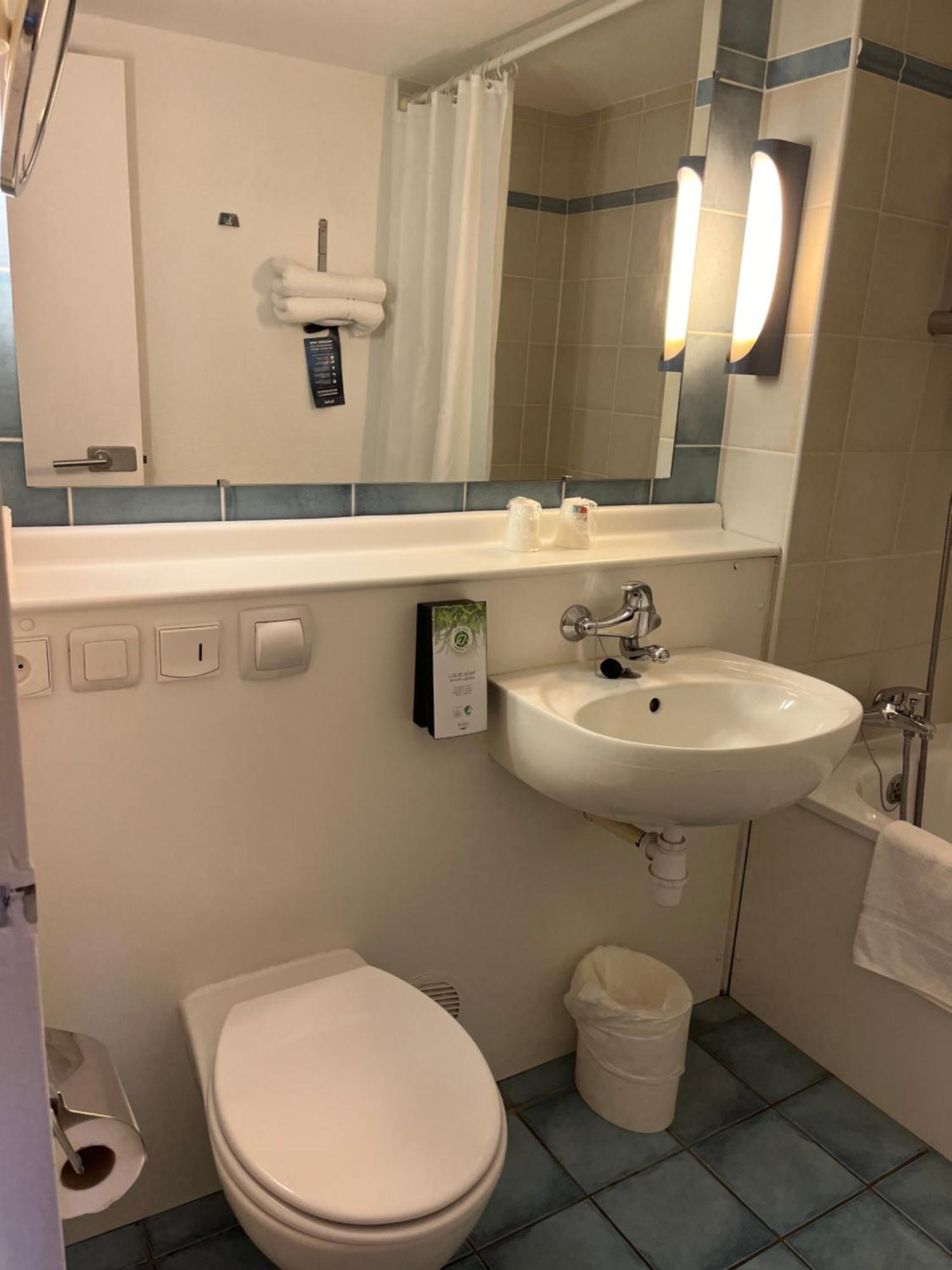 Kyriad Direct Marseille Ouest - Martigues Luaran gambar